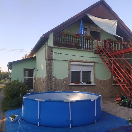 Etus Vendeghaz Villa Balatonfenyves Ngoại thất bức ảnh
