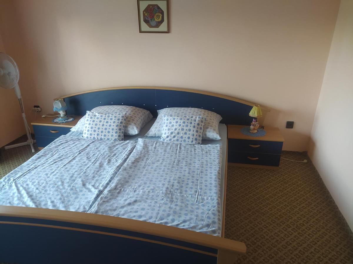 Etus Vendeghaz Villa Balatonfenyves Ngoại thất bức ảnh