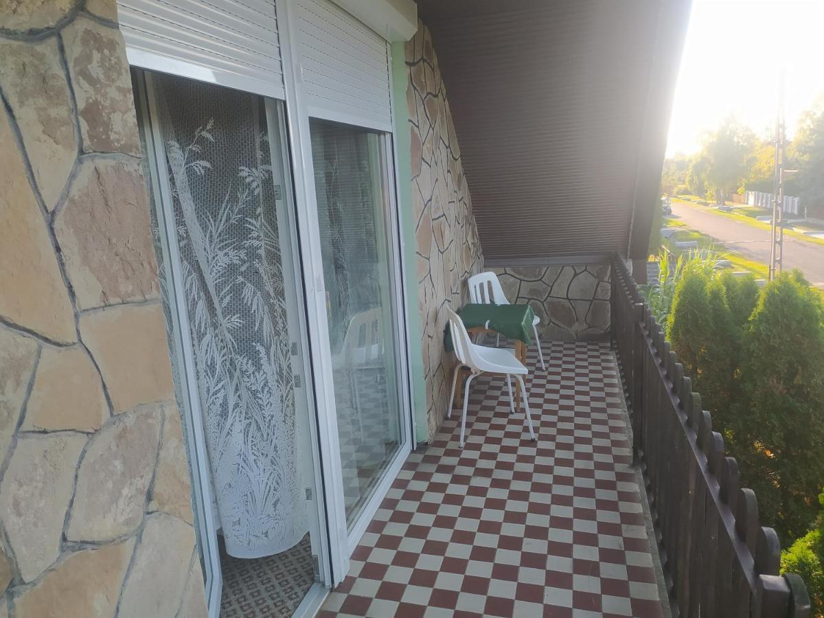 Etus Vendeghaz Villa Balatonfenyves Ngoại thất bức ảnh