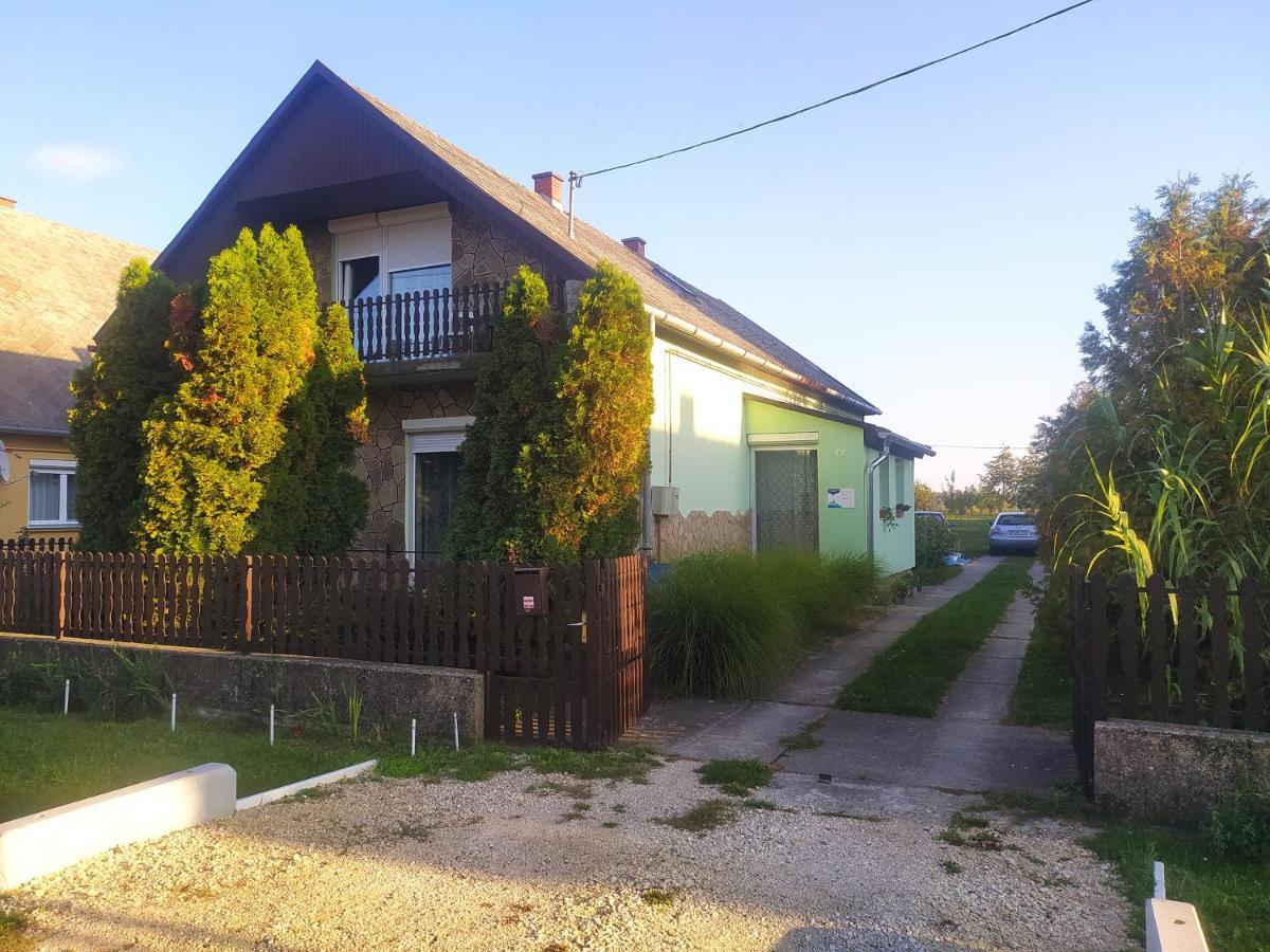 Etus Vendeghaz Villa Balatonfenyves Ngoại thất bức ảnh