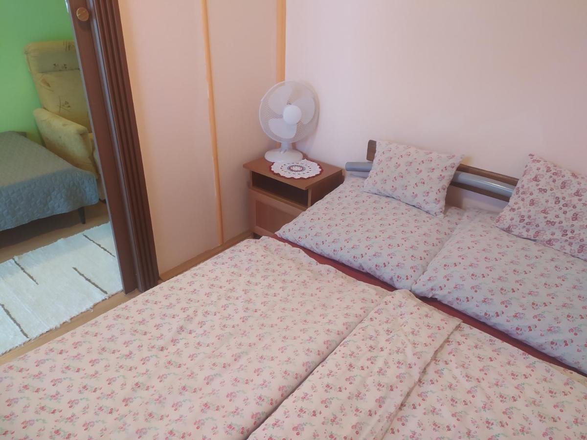 Etus Vendeghaz Villa Balatonfenyves Ngoại thất bức ảnh