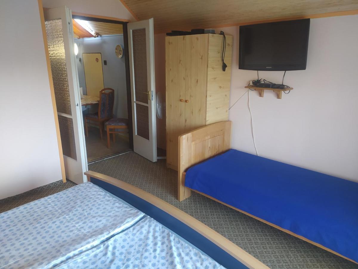 Etus Vendeghaz Villa Balatonfenyves Ngoại thất bức ảnh
